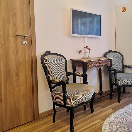 Fancy 1Bd Family Friendly In Historical Centre Apartment Букурещ Екстериор снимка