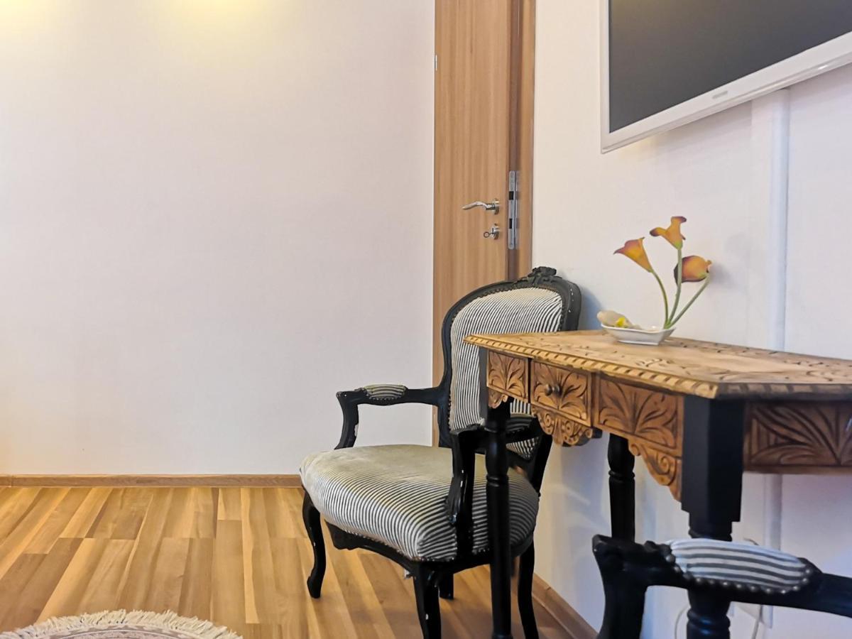 Fancy 1Bd Family Friendly In Historical Centre Apartment Букурещ Екстериор снимка
